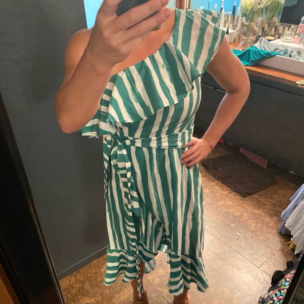 One shoulder dress
